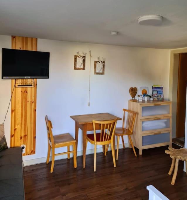 Idyllische Kleine Ferienwohnung Im Schwarzwald Friedenweiler Εξωτερικό φωτογραφία
